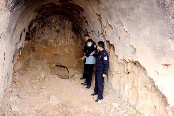 甘肃灵台破获两起盗掘古文化遗址案：追缴文物51件 抓获盗墓贼8人