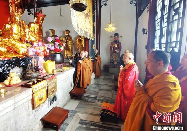 班禅到九华山地藏菩萨道场朝圣