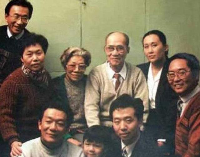 生辰年月很清晰，身份却不明，相声大师侯宝林的人生堪比戏剧