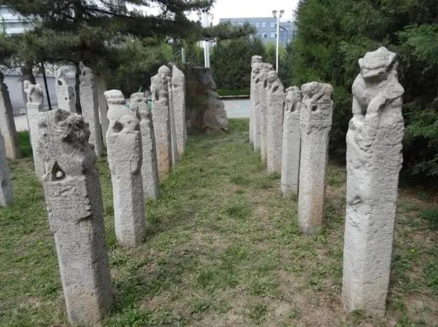 俗语“善恶看眉眼，贫富看马桩”，这句俗语是什么意思？