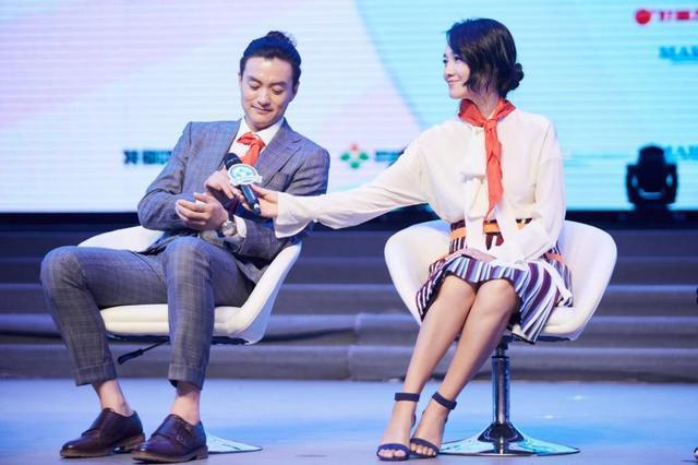 “浙江一姐”朱丹的宠夫婚姻：她的“卑微”，是对的