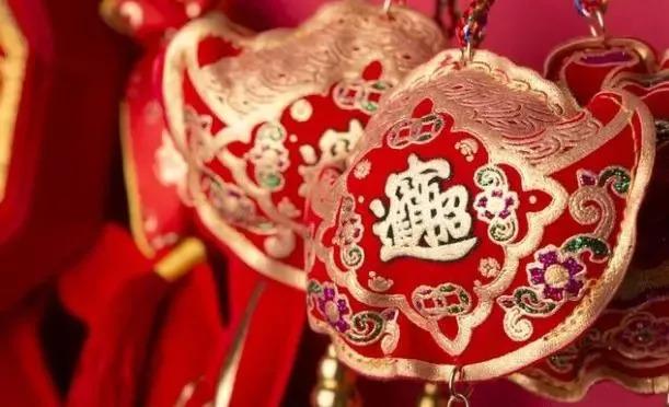 过去农村生孩子忌讳初一和十五，现在看来很荒诞