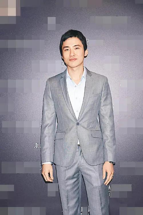 经历绑架未遂，目睹亲姐自杀，他用8亿婚礼，娶回甄子丹的小姨子