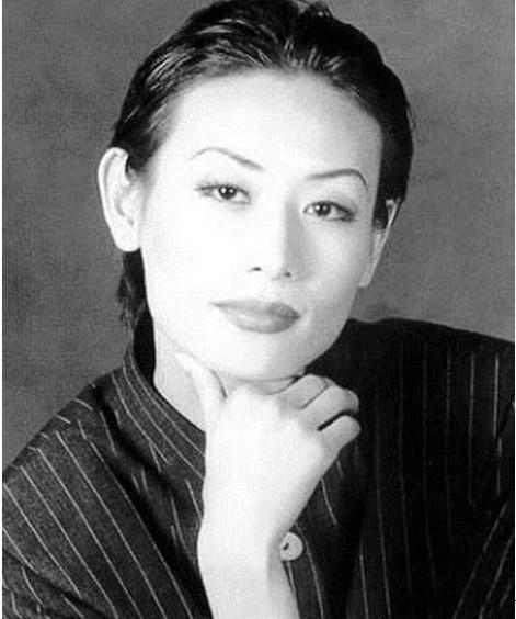 至今未婚的9位内地大龄男星，各有各的苦衷，最大51岁，最小38岁