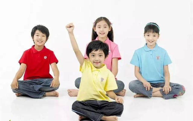 孩子没坐相容易生辰脚、O型腿，看明星萌娃都如何矫正！
