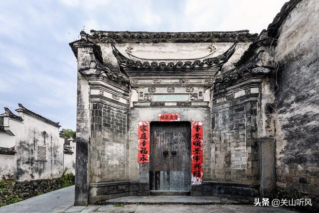 农村传统建房：门楼靠左别靠右，堂屋靠前别靠后，这是什么讲究？