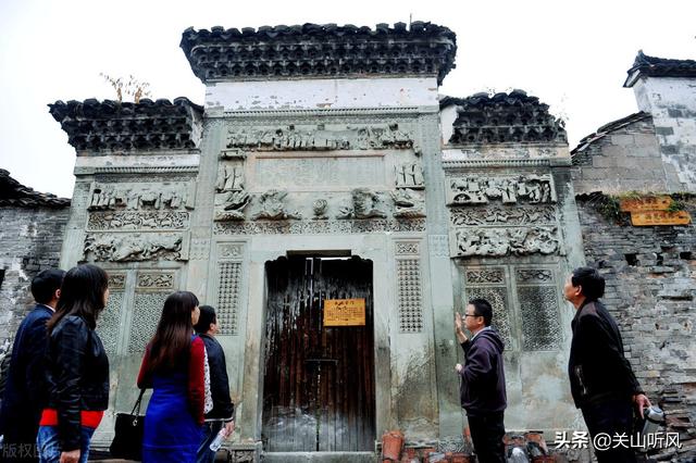 农村传统建房：门楼靠左别靠右，堂屋靠前别靠后，这是什么讲究？