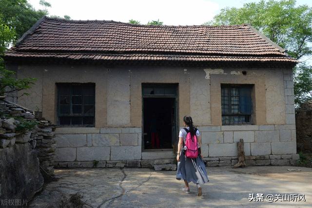 农村传统建房：门楼靠左别靠右，堂屋靠前别靠后，这是什么讲究？