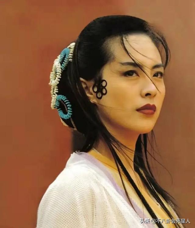 凸嘴塌鼻小眼睛却坚决不整容，这10位女星依旧美得倾国倾城