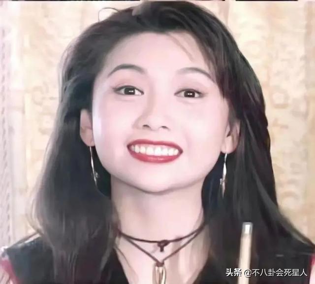 凸嘴塌鼻小眼睛却坚决不整容，这10位女星依旧美得倾国倾城