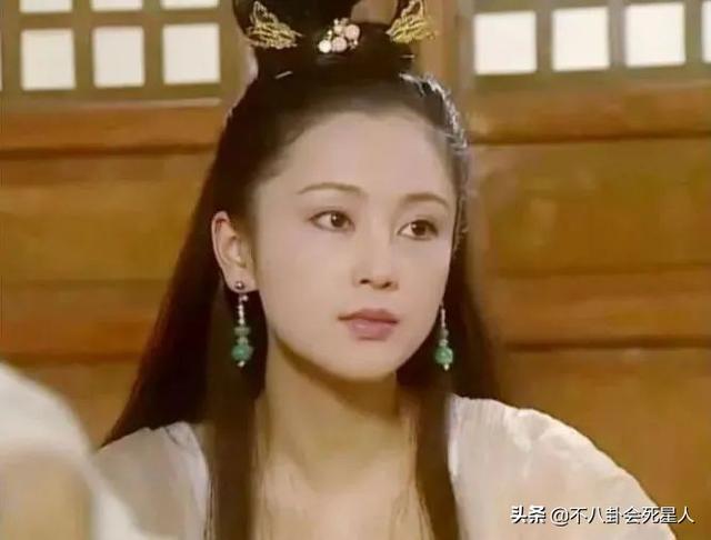 凸嘴塌鼻小眼睛却坚决不整容，这10位女星依旧美得倾国倾城