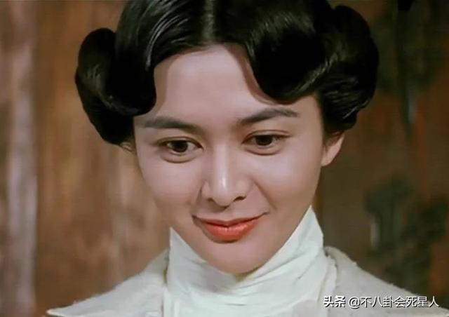 凸嘴塌鼻小眼睛却坚决不整容，这10位女星依旧美得倾国倾城