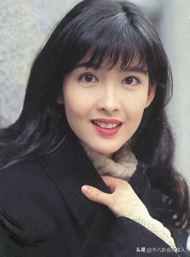 凸嘴塌鼻小眼睛却坚决不整容，这10位女星依旧美得倾国倾城