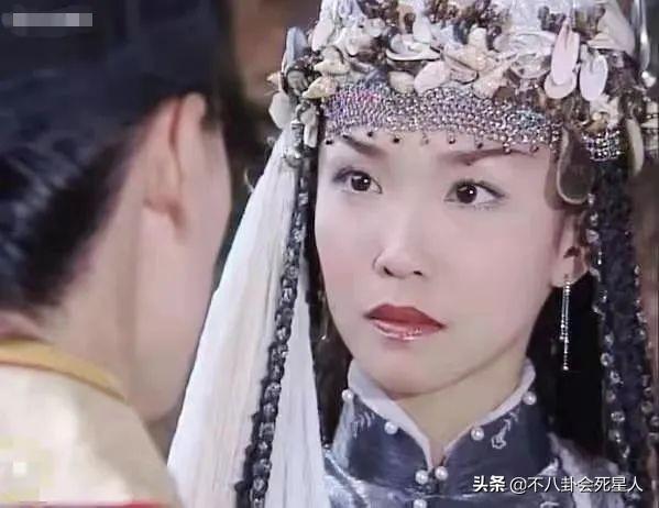 凸嘴塌鼻小眼睛却坚决不整容，这10位女星依旧美得倾国倾城