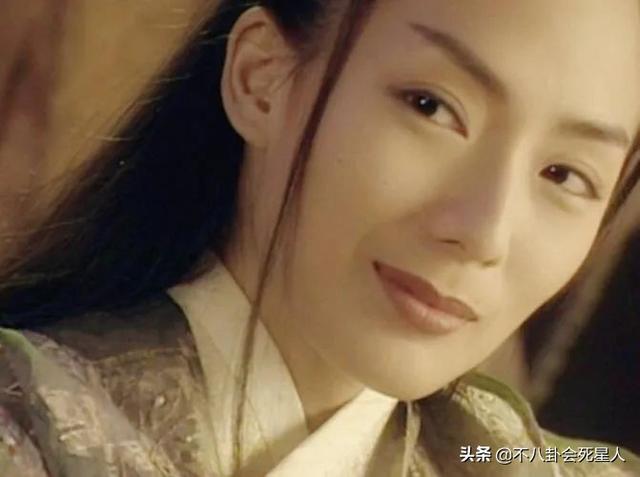 凸嘴塌鼻小眼睛却坚决不整容，这10位女星依旧美得倾国倾城