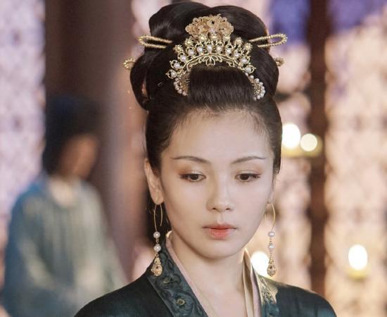 将眉毛化成小重山？美妆博主玩转古代眉，网友直呼：古装剧需要你