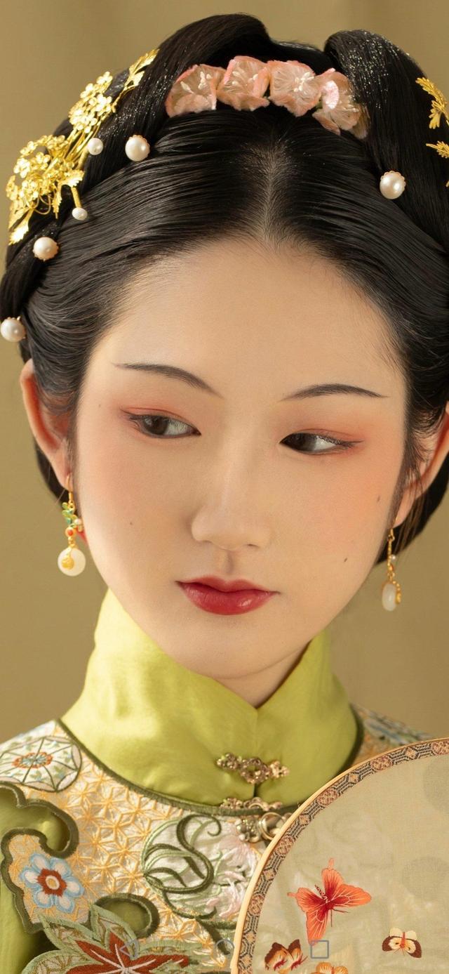 将眉毛化成小重山？美妆博主玩转古代眉，网友直呼：古装剧需要你