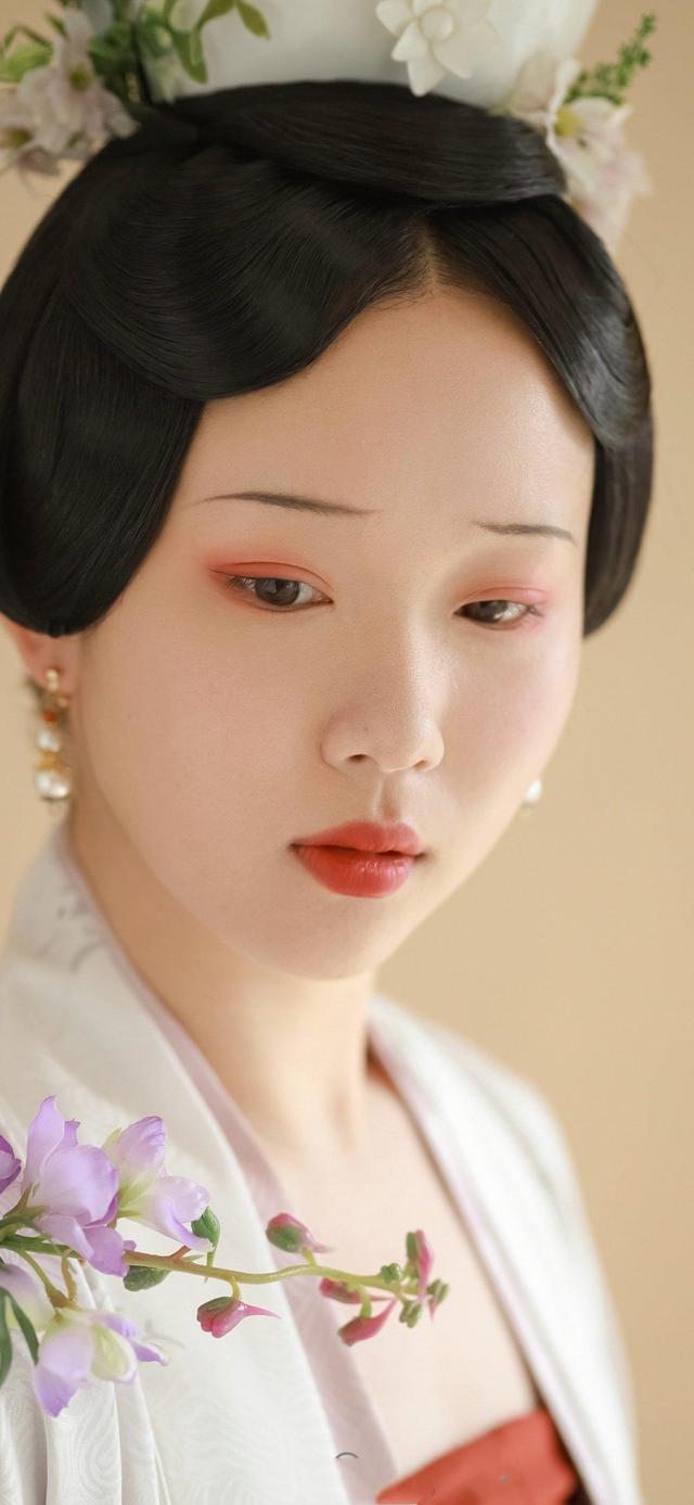 将眉毛化成小重山？美妆博主玩转古代眉，网友直呼：古装剧需要你
