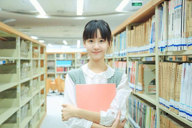 十个校花九个不得志？因美貌成名的她们：吴倩离婚，章泽天被嘲讽