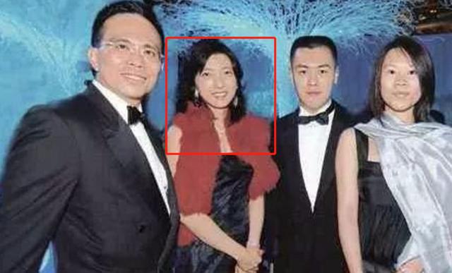 李嘉诚：什么女人能成为李家儿媳？生辰总结，长媳手段了得！