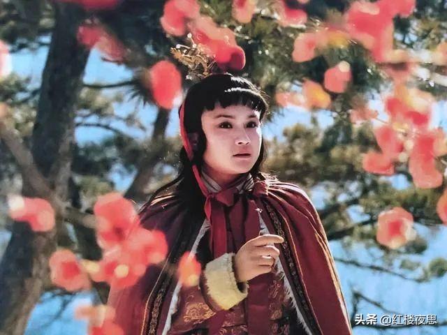 清虚观打醮时，张道士开口就要向宝玉提亲，这透露了什么信息？