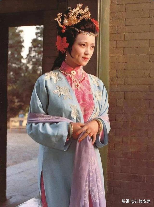 清虚观打醮时，张道士开口就要向宝玉提亲，这透露了什么信息？