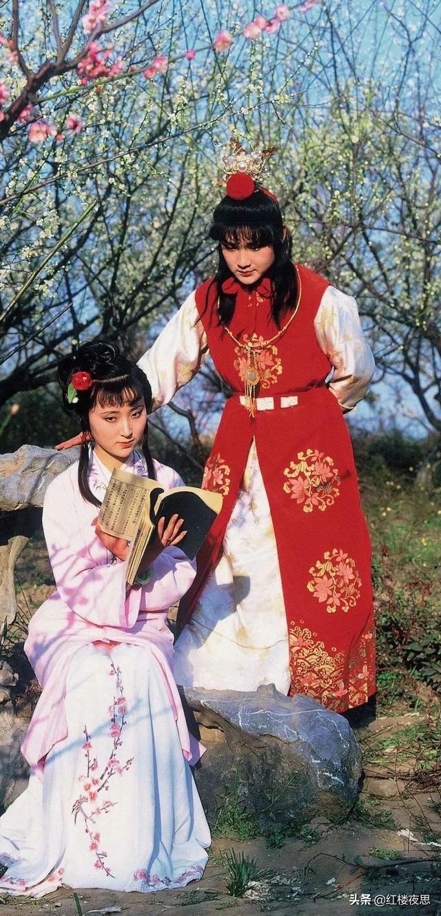 清虚观打醮时，张道士开口就要向宝玉提亲，这透露了什么信息？