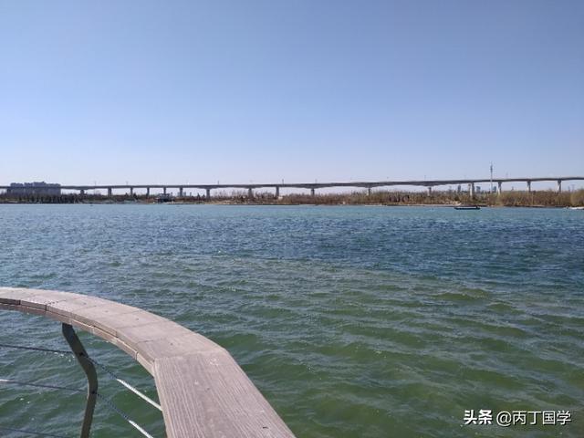 《易经》经典详解之五行“水生木”
