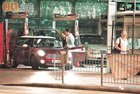 万小刀:“嫩妞收割机”的瓜