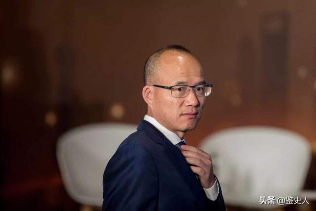 上海首富郭广昌：草根出身，用三年时间赚1个亿，迎娶美女主持人