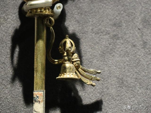 喀章嘎：最复杂的密宗法器，铁剪金工艺，集金刚杵三佛首法铃一身