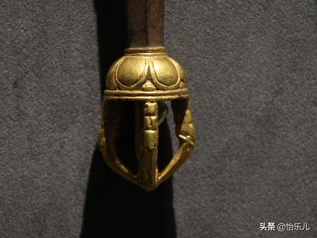 喀章嘎：最复杂的密宗法器，铁剪金工艺，集金刚杵三佛首法铃一身