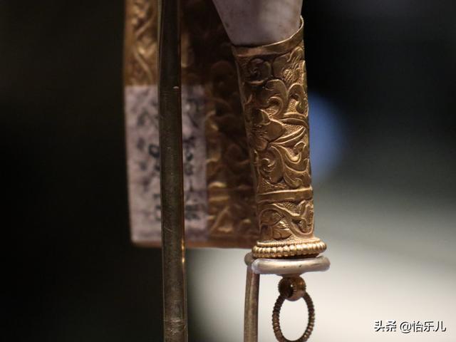 喀章嘎：最复杂的密宗法器，铁剪金工艺，集金刚杵三佛首法铃一身