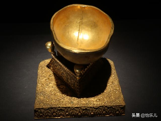 喀章嘎：最复杂的密宗法器，铁剪金工艺，集金刚杵三佛首法铃一身