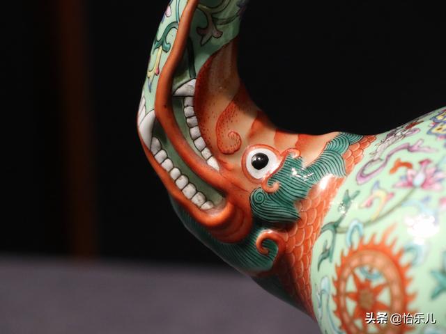 喀章嘎：最复杂的密宗法器，铁剪金工艺，集金刚杵三佛首法铃一身