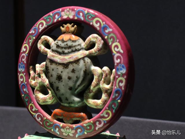 喀章嘎：最复杂的密宗法器，铁剪金工艺，集金刚杵三佛首法铃一身