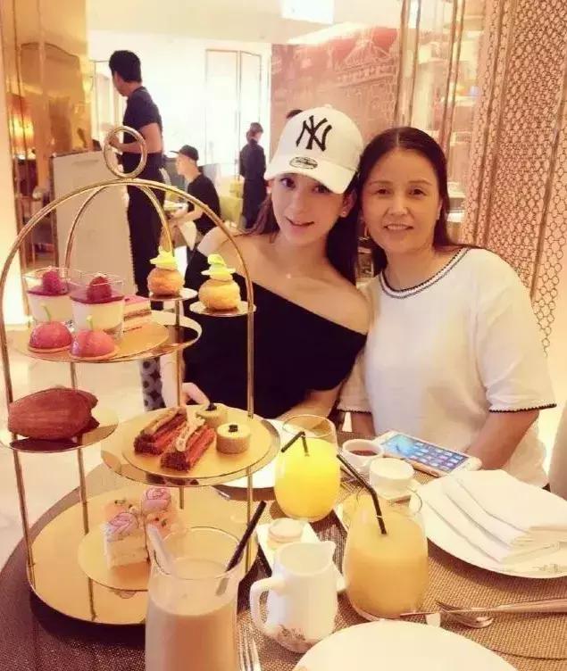 郭富城也成了“女儿奴”，天王个个爱女如命，都是当岳父的料啊！