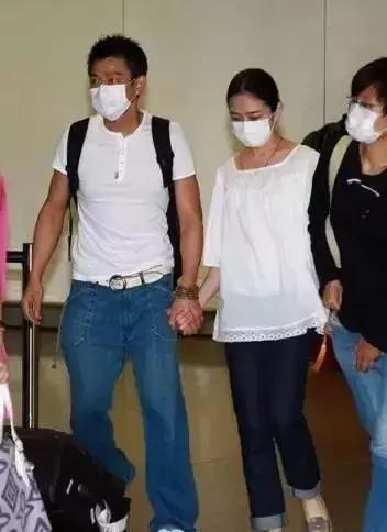 郭富城也成了“女儿奴”，天王个个爱女如命，都是当岳父的料啊！