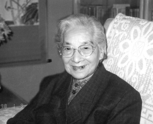 留美硕士问毛主席怎么看划江而治，后瞻仰主席故居，留下生辰评价