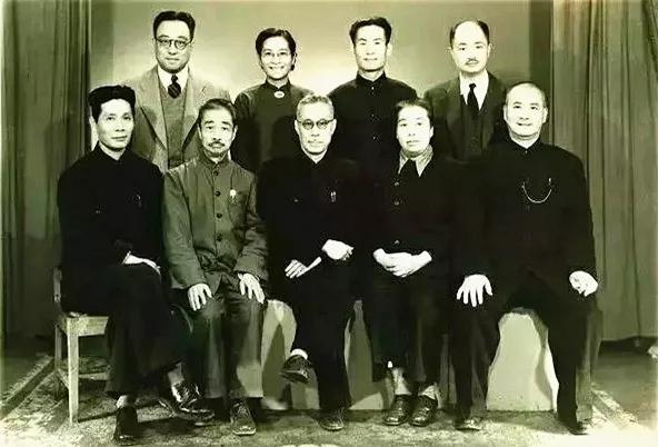留美硕士问毛主席怎么看划江而治，后瞻仰主席故居，留下生辰评价