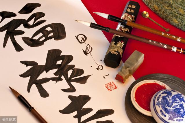 三气成象格是指日主在内的三行力量强大，顺势相生主导命局气势