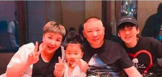 郭德纲的两儿子，上帝亲吻了郭麒麟，却忘了小儿子
