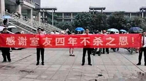 奇葩舍友乱翻我化妆品，还拿A货偷换了我的真包……
