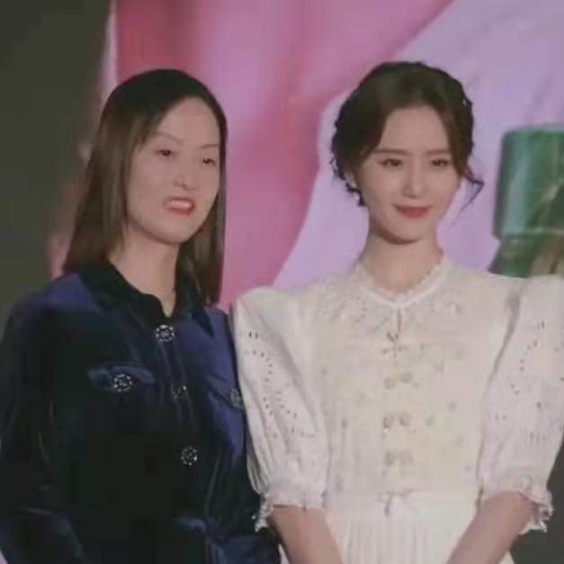刘诗诗换发型美貌创新高！新活动穿白裙温柔感爆棚，气质圈内少有