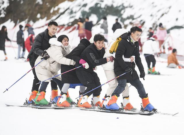 冰雪运动让重庆冷水镇冬天“热”起来