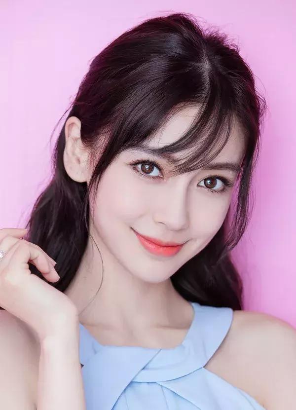 为何杨幂的公主头要比Angelababy老十岁？