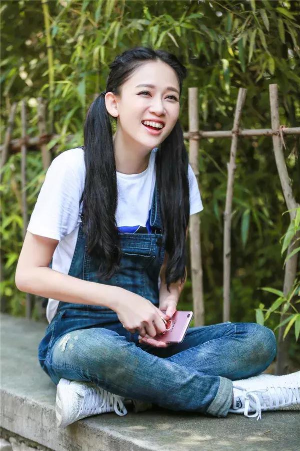 为何杨幂的公主头要比Angelababy老十岁？