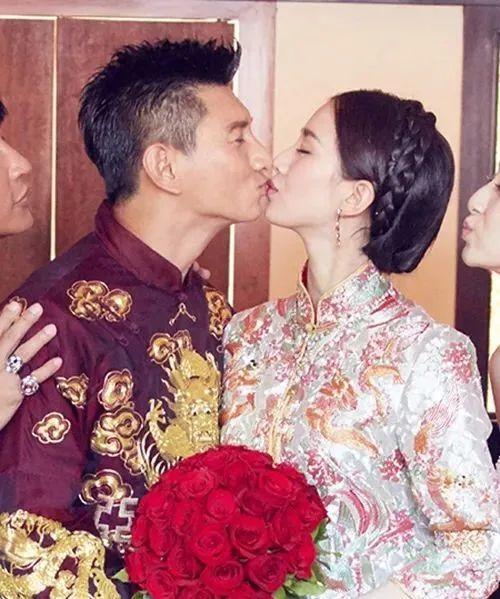 他前妻的孩子大变样啊