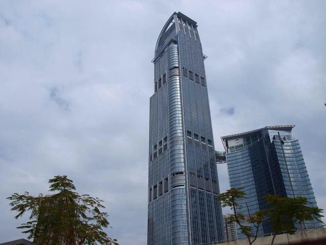 龚如心：11岁时父亲去世，丈夫被绑匪杀害，800亿遗产无子女继承