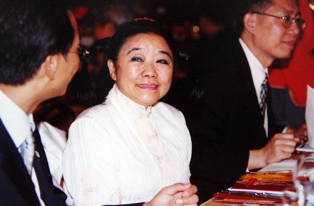 龚如心：11岁时父亲去世，丈夫被绑匪杀害，800亿遗产无子女继承